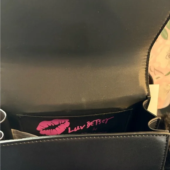 Luv Betsey - Black Satchel with Red Tulip Embroidery - Picture 5 of 12